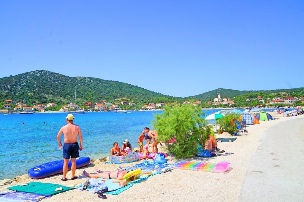 Apartments Borozan Винишче Экстерьер фото