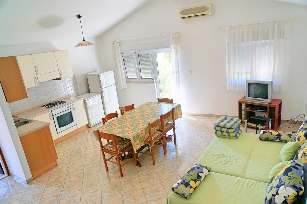 Apartments Borozan Винишче Экстерьер фото